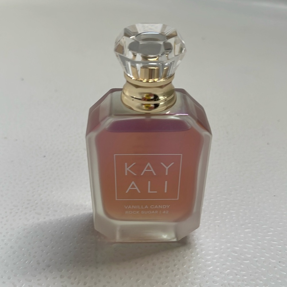 Kayali Vanilla Candy
Rock Sugar 42